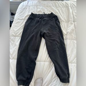 black lululemon scuba relaxed fit sweatpants
